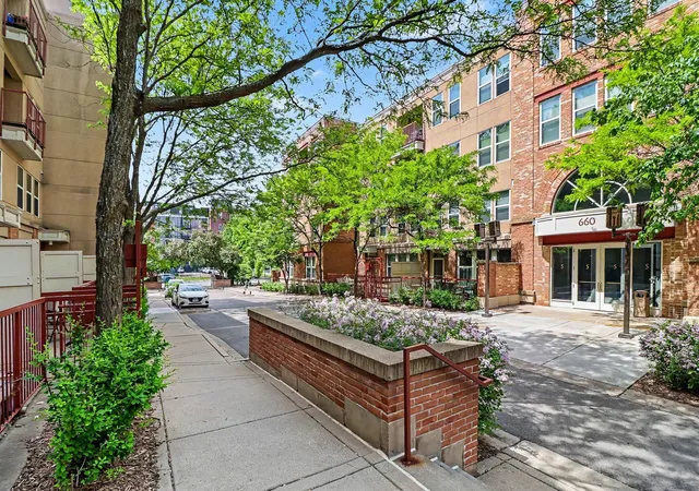 2nd image of 645 N 1St St, Minneapolis, MN 55401