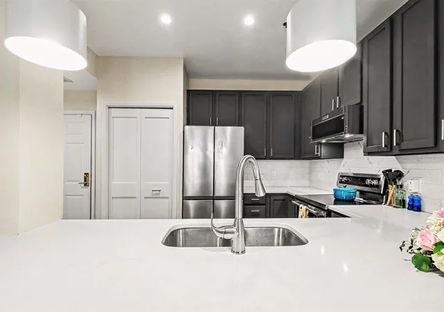 3rd image of 645 N 1St St #300, Minneapolis, MN 55401 | MLS# 7079283