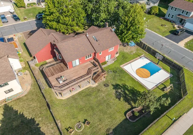 Photo 3 of Single family home for sale at 1500 Lakeview Curv, Saint Paul, MN 55122 | MLS# 7079285 | Listing updated on 2026-09-02