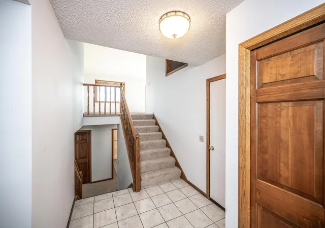 Photo 4 of Single family home for sale at 1500 Lakeview Curv, Saint Paul, MN 55122 | MLS# 7079285 | Listing updated on 2026-09-02