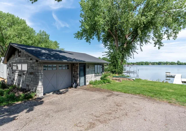 Homes for sale in Madison Lake, MN | 6213 Shamrock Dr, Madison Lake, MN 56063 | MLS# 7079321