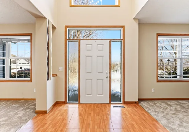 3rd image of 2888 Eagle Valley Dr, Saint Paul, MN 55129 | MLS# 7079345
