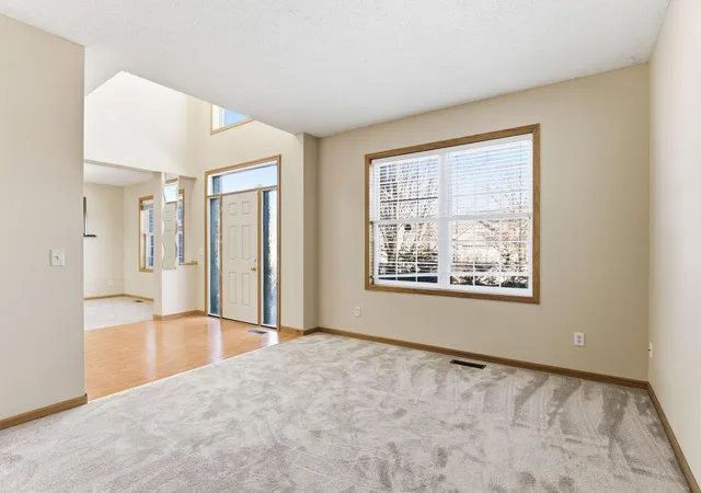 5th image of 2888 Eagle Valley Dr, Saint Paul, MN 55129 | MLS# 7079345