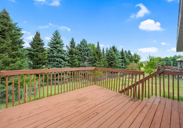 Photo 3 of Single family home for sale at 800 Portage Ave, Mora, MN 55051 | MLS# 7079372 | Listing updated on 2026-09-28