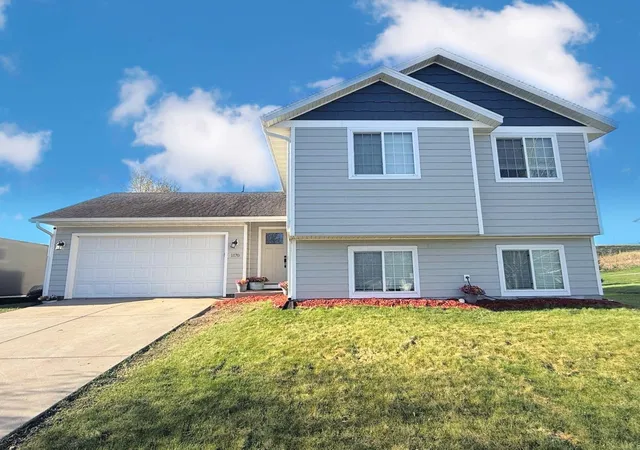 1st image of 1170 Coakley St, Paynesville, MN 56362 | MLS# 7079384