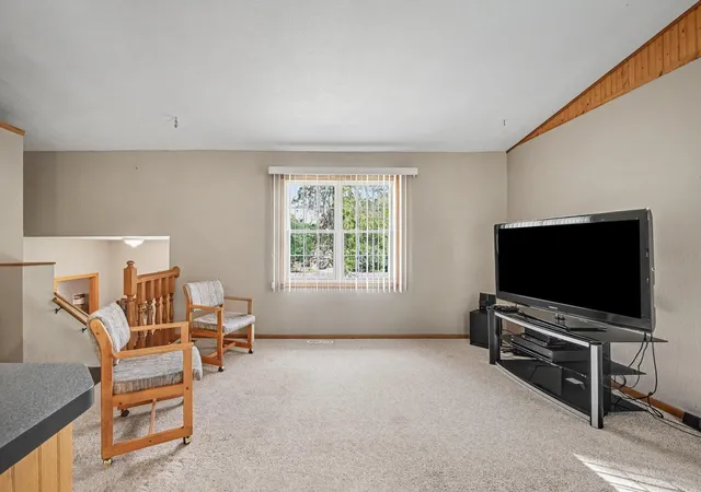 4th image of 932 Hillside Ave Sw, New Prague, MN 56071 | MLS# 7079396