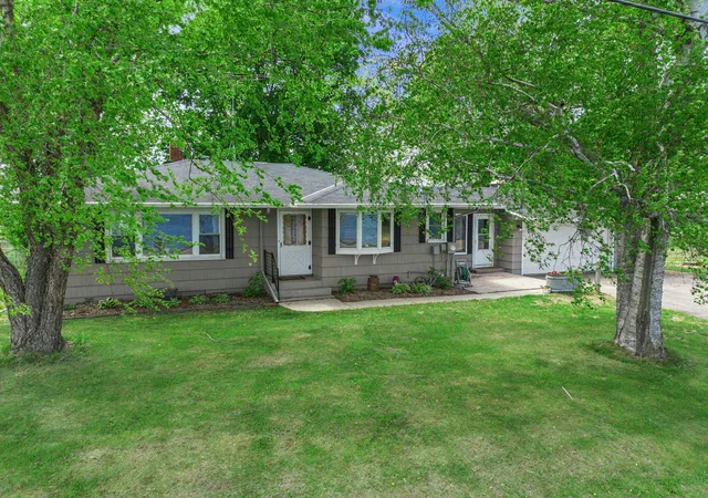 Homes for sale in Howard Lake, MN | 5751 County Road 6 Sw, Howard Lake, MN 55349 | MLS# 7079407