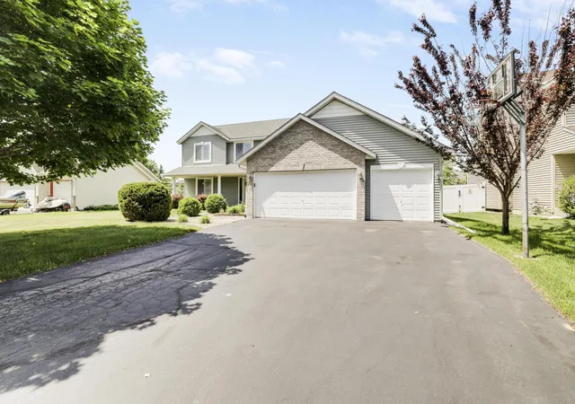 1st image of 19951 Excelsior Ln, Farmington, MN 55024 | MLS# 7079444