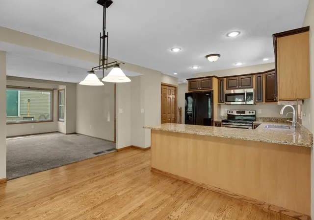Photo 4 of Single family home for sale at 832 Bailey St, Hastings, MN 55033 | MLS# 7079466 | Listing updated on 2026-09-14