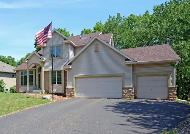 Photo 2 of Single family home for sale at 1470 N Mary St, Saint Paul, MN 55119 | MLS# 7079508 | Listing updated on 2026-08-29