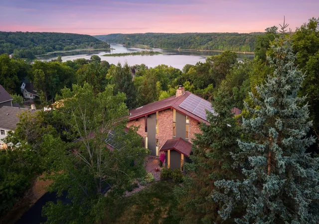 image of 1801 2nd St N, Stillwater, MN 55082 | MLS# 7079512