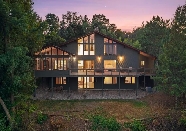image of 1801 2nd St N, Stillwater, MN 55082 | MLS# 7079512