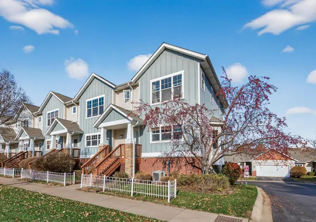 1st image of 1351 Magnolia Ave E #1351, Saint Paul, MN 55106 | MLS# 7079583