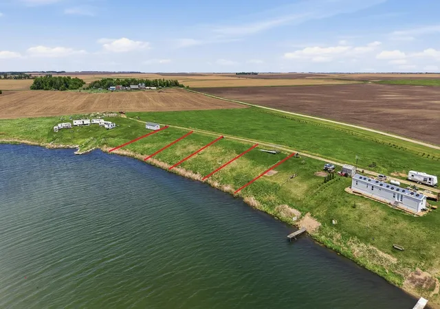 Homes for sale in Oakes, ND | 114 Eula Mae Woodward Pkwy Sw Pkwy Sw, Oakes, ND 58474 | MLS# 7079621