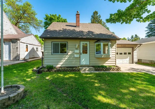 Homes for sale in Fergus Falls, MN | 722 Spruce St, Fergus Falls, MN 56537 | MLS# 7079642