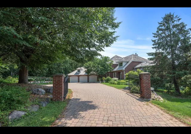 Photo 3 of Sale Pending at 7180 Kenmare Dr, Minneapolis, MN 55438 | MLS# 7079653 | Listing updated on 2026-08-12