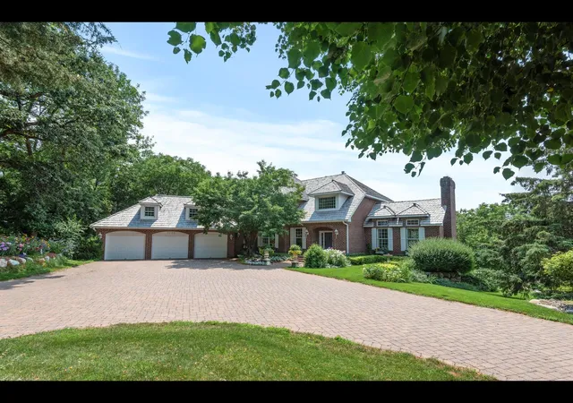 Photo 4 of Sale Pending at 7180 Kenmare Dr, Minneapolis, MN 55438 | MLS# 7079653 | Listing updated on 2026-08-12