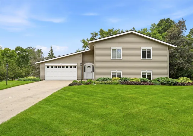 1st image of 1484 Crest Dr, Chaska, MN 55318 | MLS# 7079712
