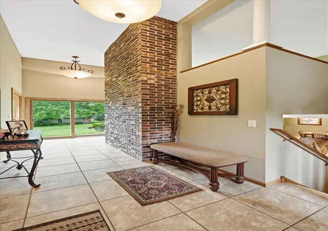 3rd image of 1484 Crest Dr, Chaska, MN 55318 | MLS# 7079712