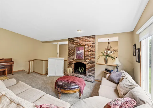 4th image of 1484 Crest Dr, Chaska, MN 55318 | MLS# 7079712