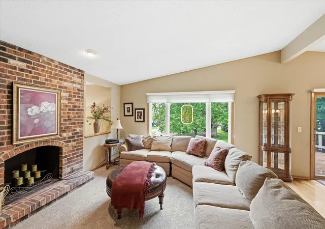 5th image of 1484 Crest Dr, Chaska, MN 55318 | MLS# 7079712