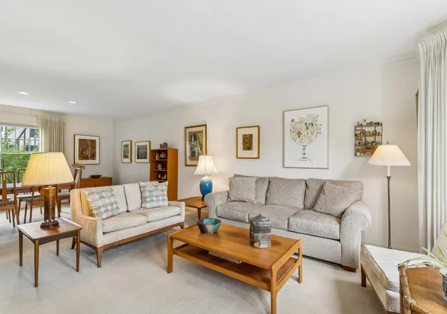 Photo 3 of Sale Pending at 1605 Edgcumbe Rd, Saint Paul, MN 55116 | MLS# 7079716 | Listing updated on 2026-08-20