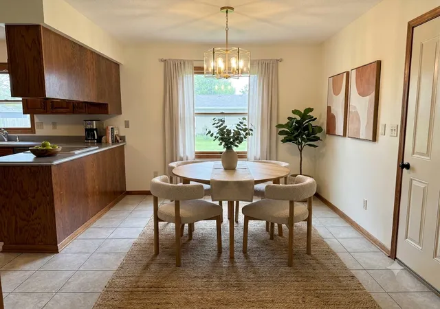Photo 3 of Single family home for sale at 1216 Parkside Dr, Marshall, MN 56258 | MLS# 7079720 | Listing updated on 2026-09-15