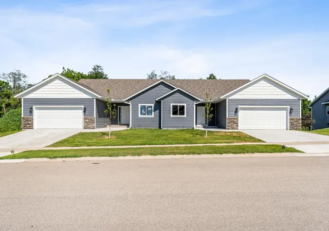 Photo 2 of Townhouse for sale at 2050 13th Street Nw, Faribault, MN 55021 | MLS# 7079811 | Listing updated on 2026-10-07