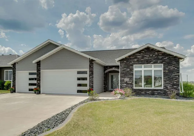 2nd image of 5419 43rd St S, Fargo, ND 58104 | MLS# 7079820