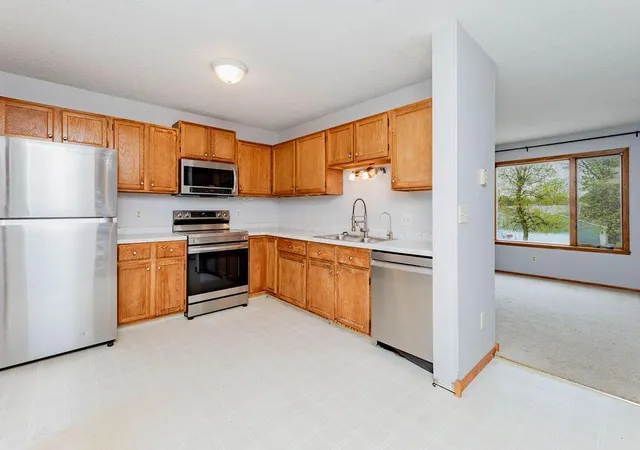3rd image of 305 6Th St Nw, West Fargo, ND 58078 | MLS# 7079841