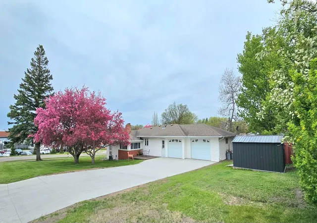 Homes for sale in Detroit Lakes, MN | 420 James St, Detroit Lakes, MN 56501 | MLS# 7079849