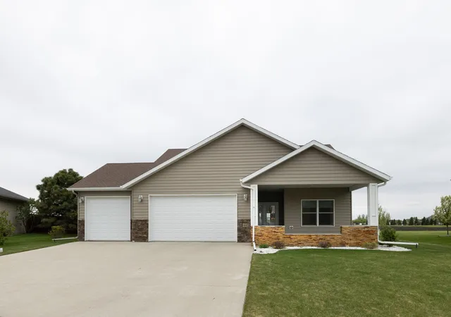 Homes for sale in Moorhead, MN | 647 43 1/2 Ave S, Moorhead, MN 56560 | MLS# 7079852