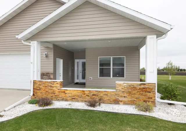 Homes for sale in Moorhead, MN | 647 43 1/2 Ave S, Moorhead, MN 56560 | MLS# 7079852