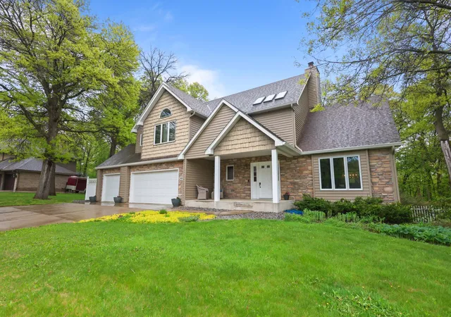 3rd image of 850 Meadowlawn Ct, Sartell, MN 56377 | MLS# 7079933