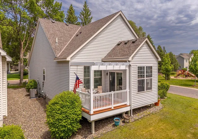 Homes for sale in Apple Valley, MN | 15066 Dundee Ave, Apple Valley, MN 55124 | MLS# 7079951