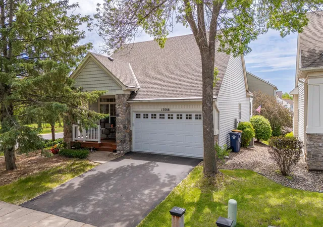 Homes for sale in Apple Valley, MN | 15066 Dundee Ave, Apple Valley, MN 55124 | MLS# 7079951