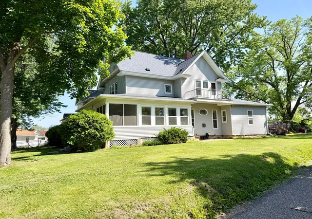 3rd image of 817 Central Ave, Red Wing, MN 55066 | MLS# 7079953