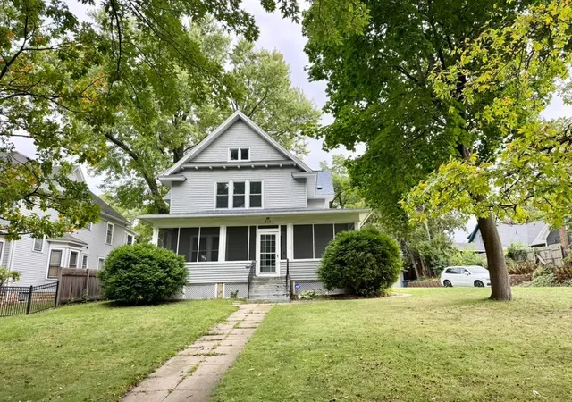 Photo 3 of Single family home for sale at 817 Central Ave, Red Wing, MN 55066 | MLS# 7079953 | Listing updated on 2026-09-29