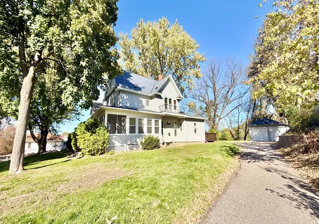 Photo 3 of Single family home for sale at 817 Central Ave, Red Wing, MN 55066 | MLS# 7079953 | Listing updated on 2026-10-21
