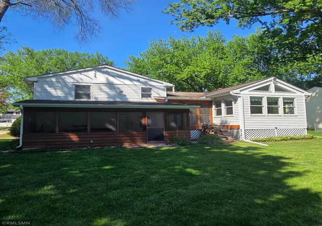Photo 4 of Single family home for sale at 16401 Temple Dr S, Minnetonka, MN 55345 | MLS# 7080043 | Listing updated on 2026-08-25