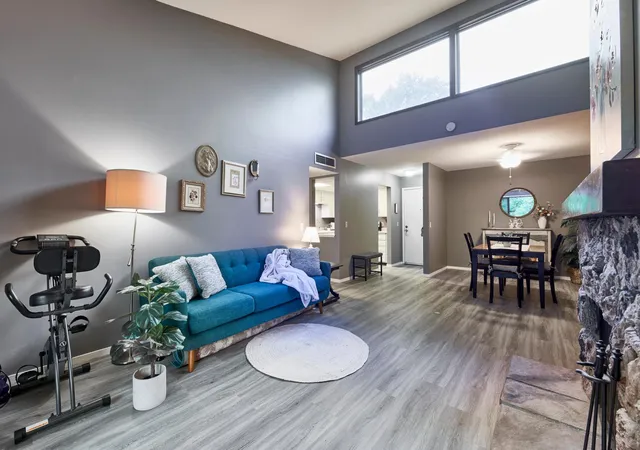 Listing Photo 4 - Condo for sale in building located at 5140 W 102nd St, Bloomington, MN 55437 - Unit #304