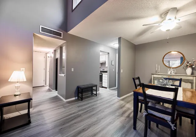 Listing Photo 5 - Condo for sale in building located at 5140 W 102nd St, Bloomington, MN 55437 - Unit #304