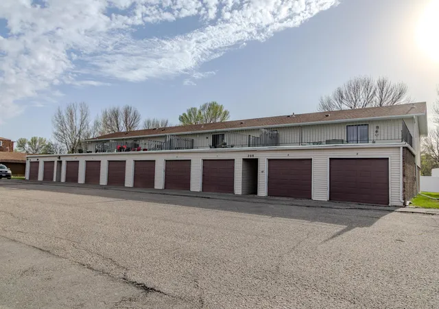 Homes for sale in Dilworth, MN | 208 Nw 5th St Nw #B, Dilworth, MN 56529 | MLS# 7080090