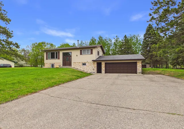 Homes for sale in Alexandria, MN | 1606 Scenic Heights Rd Ne, Alexandria, MN 56308 | MLS# 7080216