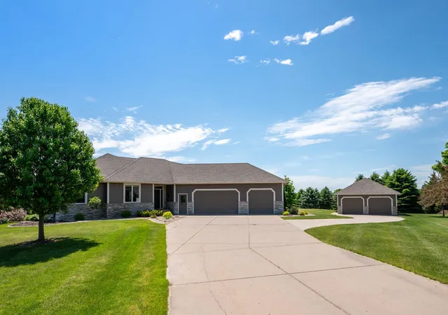 4th image of 9015 Schutte Ct, Hamel, MN 55340 | MLS# 7080267