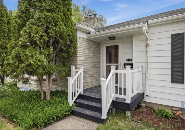 Photo 2 of Single family home for sale at 615 10th Avenue S, Fargo, ND 58103 | MLS# 7080314 | Listing updated on 2026-08-19