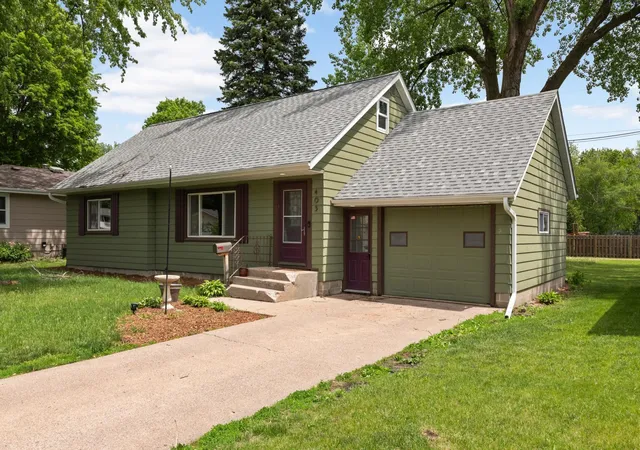 Homes for sale in New Prague, MN | 405 1st Ave Se, New Prague, MN 56071 | MLS# 7080357