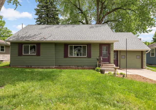 Homes for sale in New Prague, MN | 405 1St Ave Se, New Prague, MN 56071 | MLS# 7080357