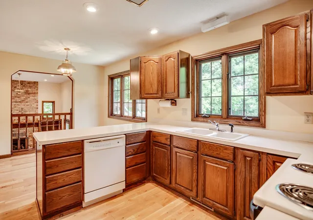 Homes for sale in Eden Prairie, MN | 16760 N Manor Rd, Eden Prairie, MN 55346 | MLS# 7080365