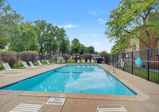 2nd image of 2030 Ridge Dr, Minneapolis, MN 55416